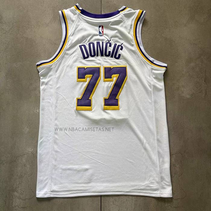 Camiseta Los Angeles Lakers Luka Doncic NO 77 Association 2024-25 Blanco